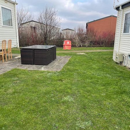 Cozy Camber Caravan 3 Bedroom Retreat With Decking ライ エクステリア 写真