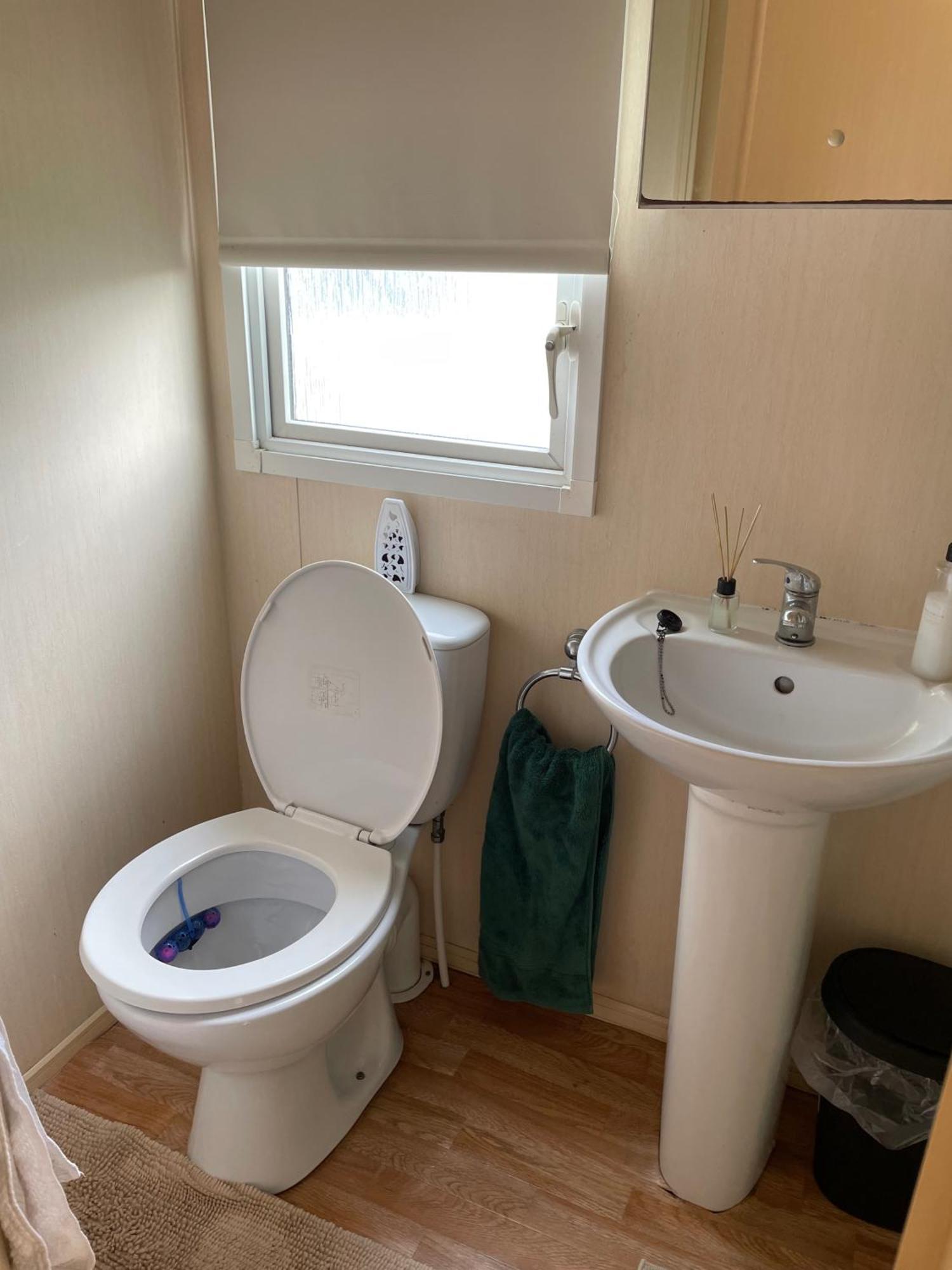Cozy Camber Caravan 3 Bedroom Retreat With Decking ライ エクステリア 写真